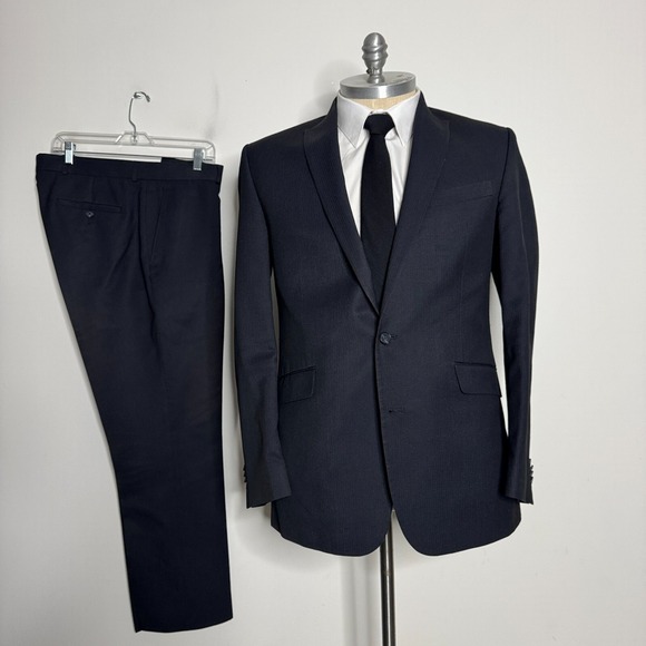 Kenneth Cole Reaction Men's Suit - Blue Solid Jacket 44L & 37W‎ Pants Wool - Picture 1 of 15